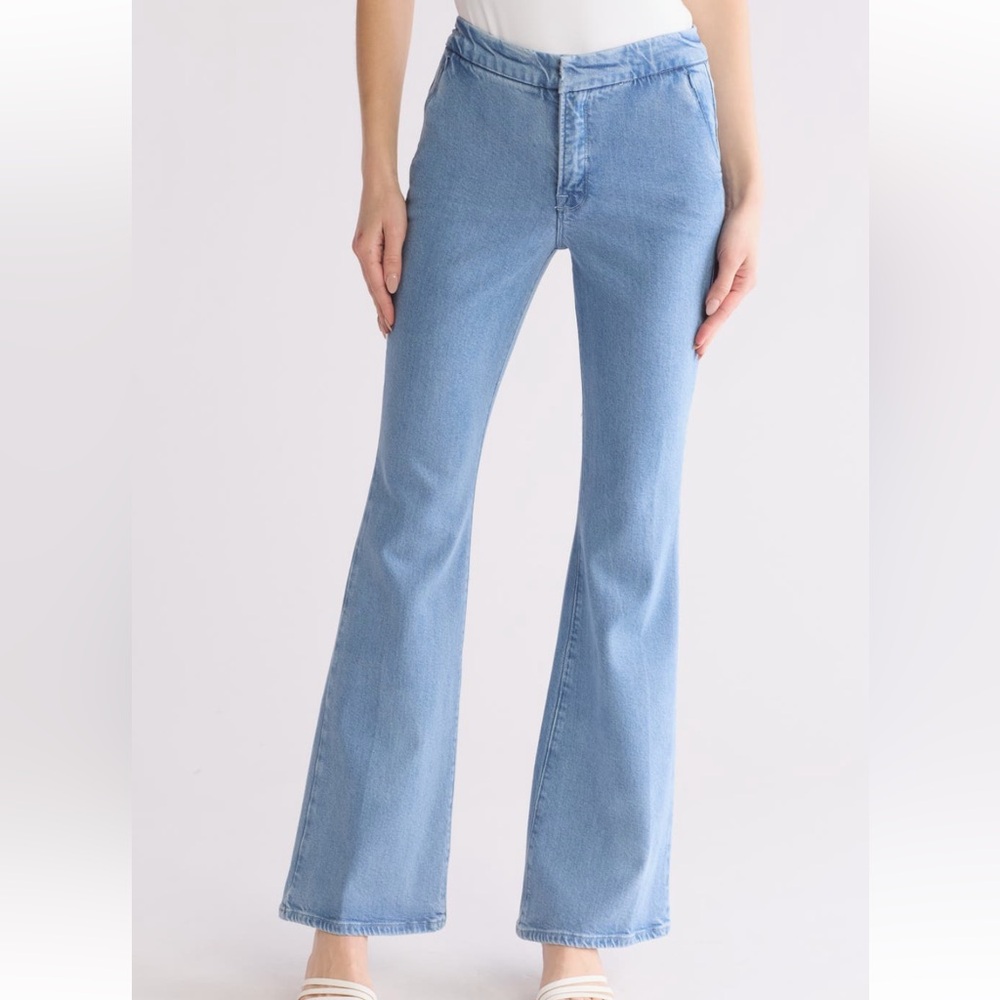 NWT Light Blue Good Flare Jeans